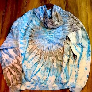 Sweatshirt with hood